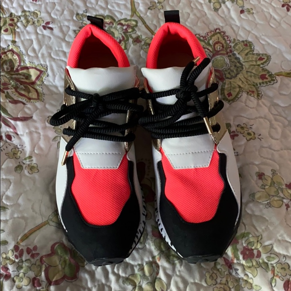 Steve Madden tennis shoes